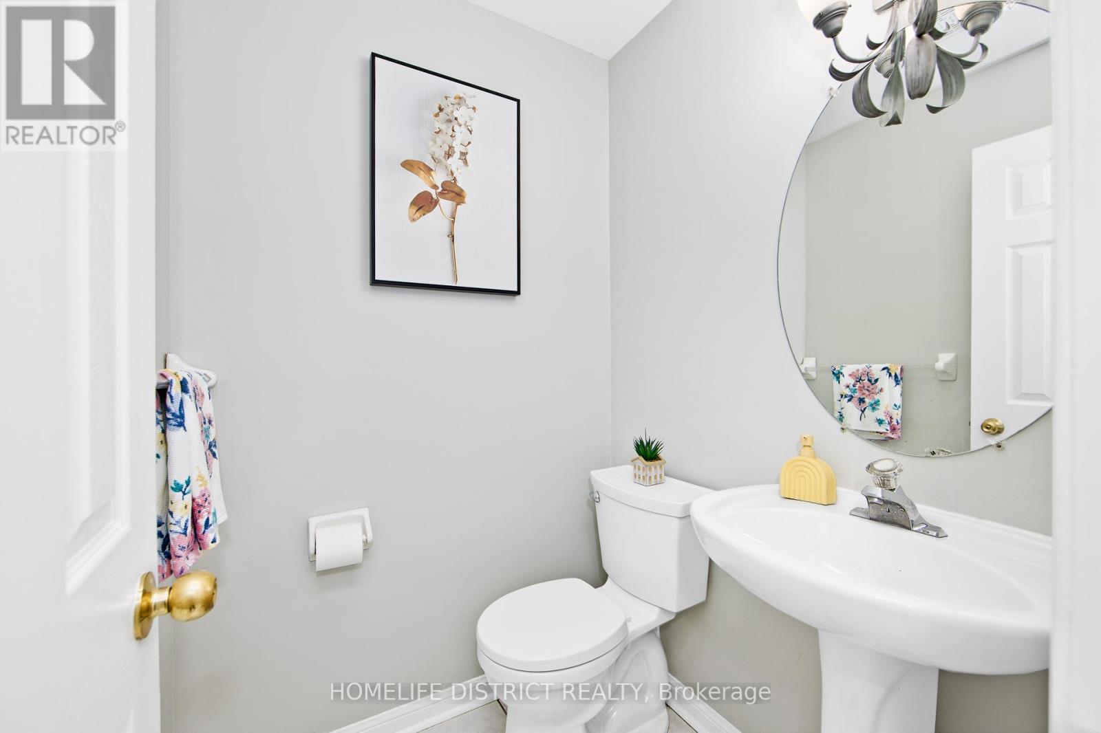 Photo 7 of 50 Weldrick Crescent, Clarington ON