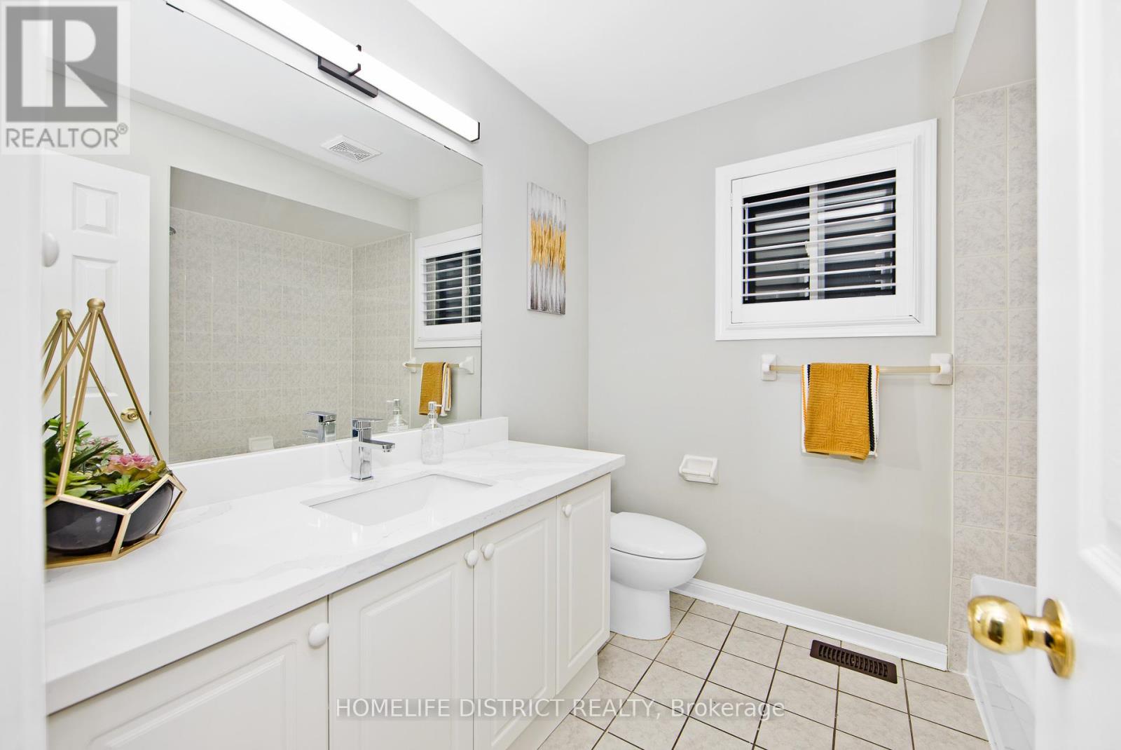 Photo 9 of 50 Weldrick Crescent, Clarington ON