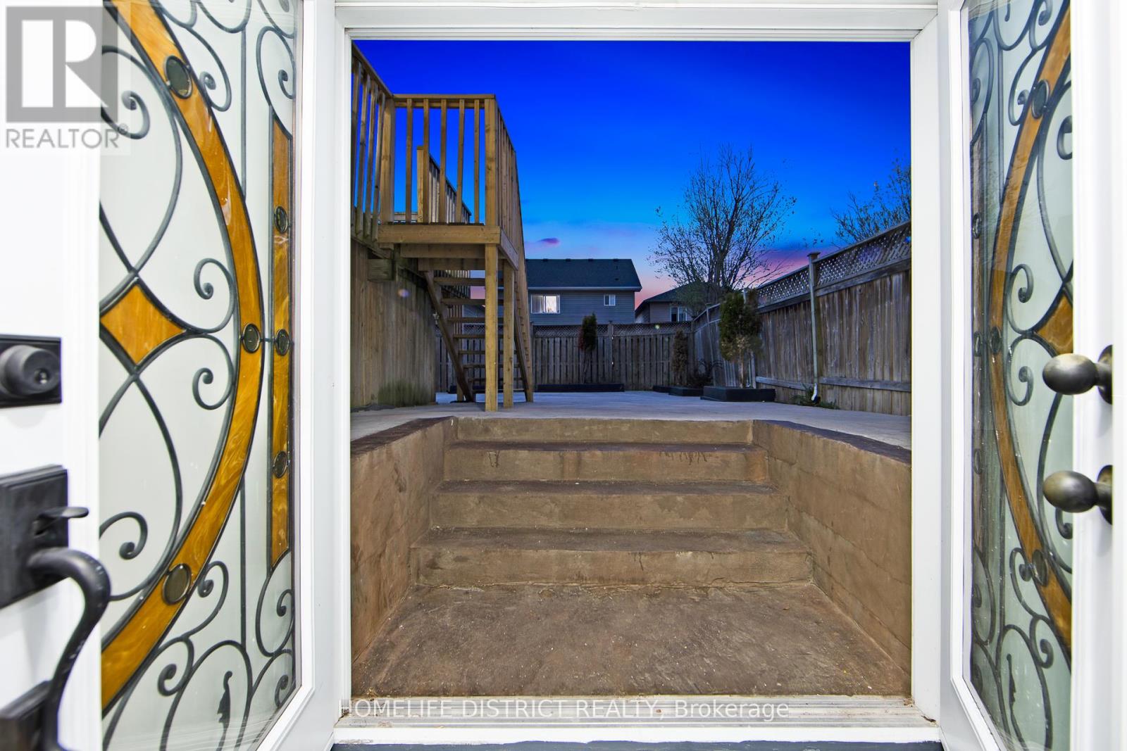 Photo 17 of 50 Weldrick Crescent, Clarington ON