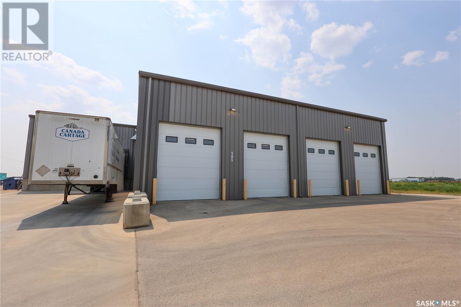 Photo 10 of East 585 42nd Street E, Prince Albert SK