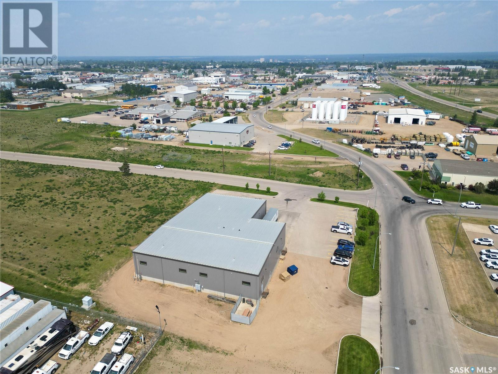 Photo 5 of East 585 42nd Street E, Prince Albert SK