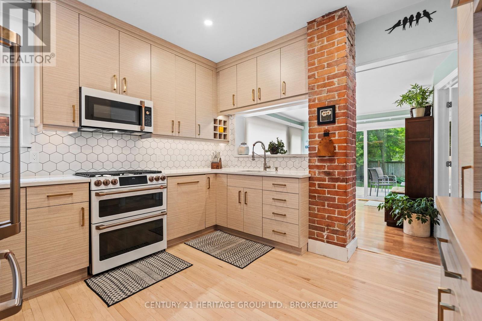 Photo 2 of 292 Victoria Street, Kingston ON