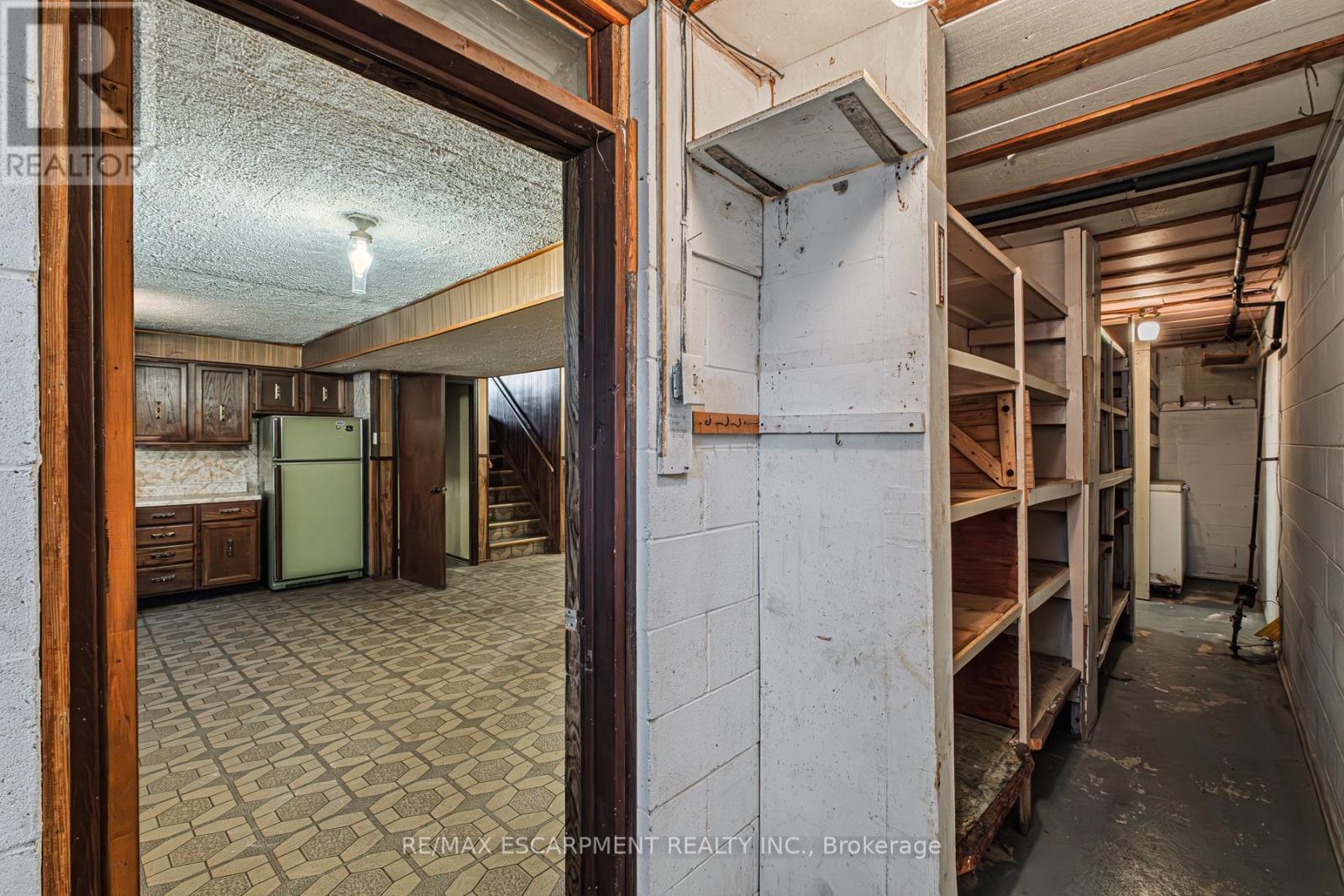 Photo 14 of 20 Harvard Place, Hamilton ON