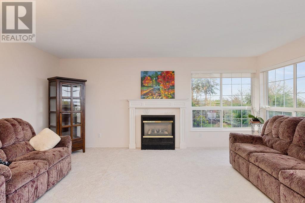5174 RADCLIFFE ROAD, Sechelt