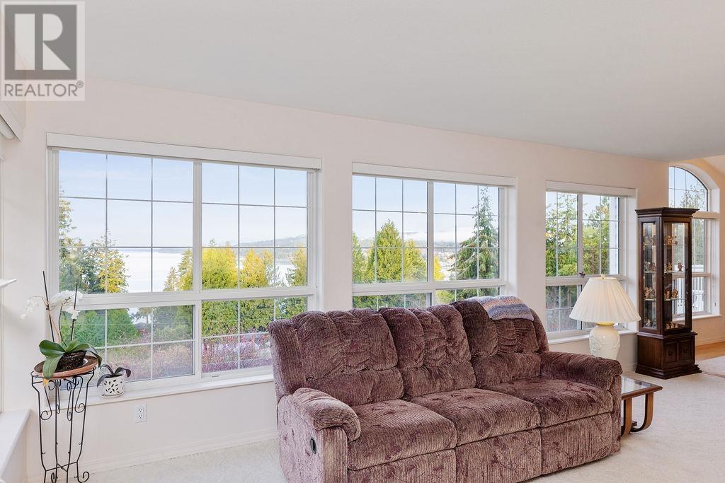 5174 RADCLIFFE ROAD, Sechelt
