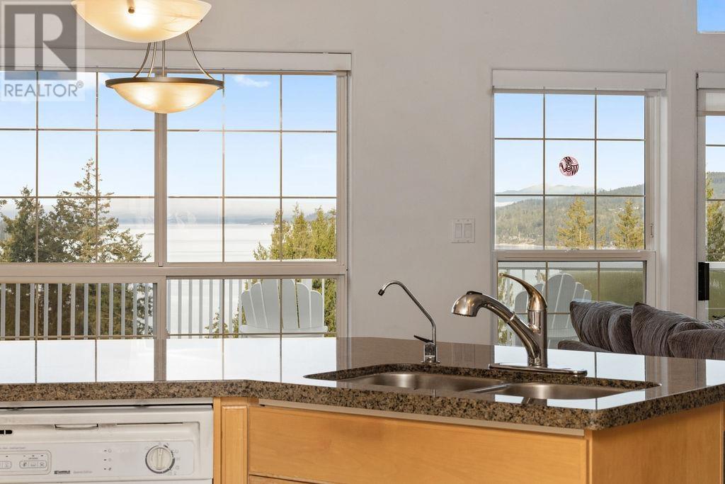 5174 RADCLIFFE ROAD, Sechelt
