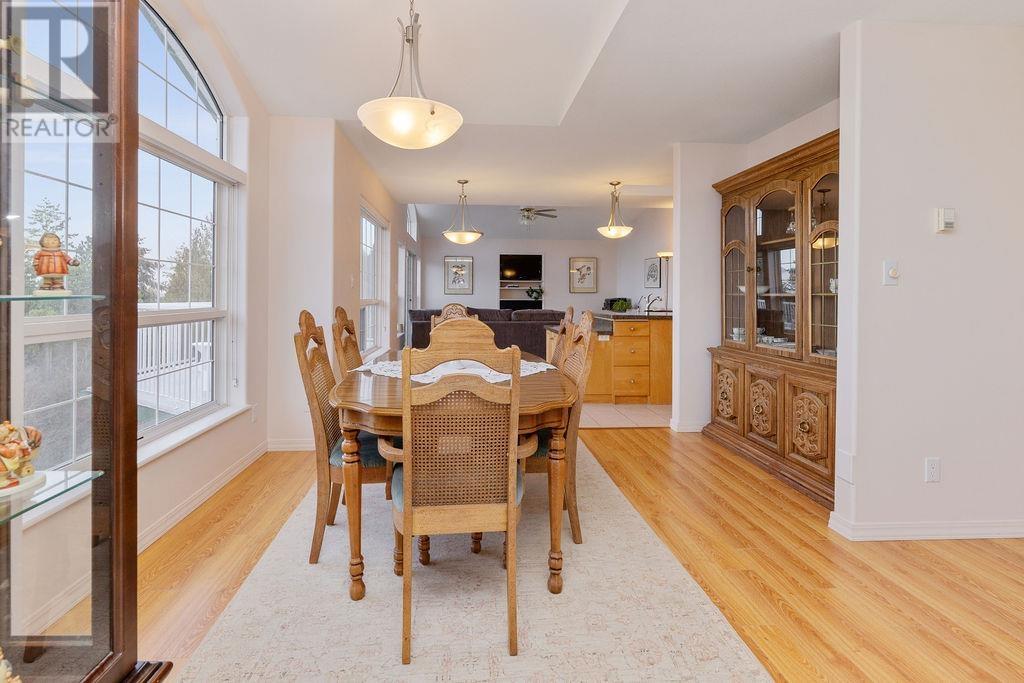 5174 RADCLIFFE ROAD, Sechelt