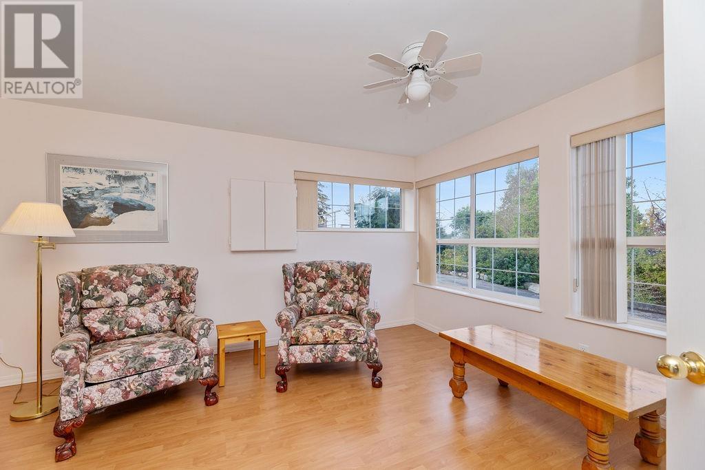 5174 RADCLIFFE ROAD, Sechelt