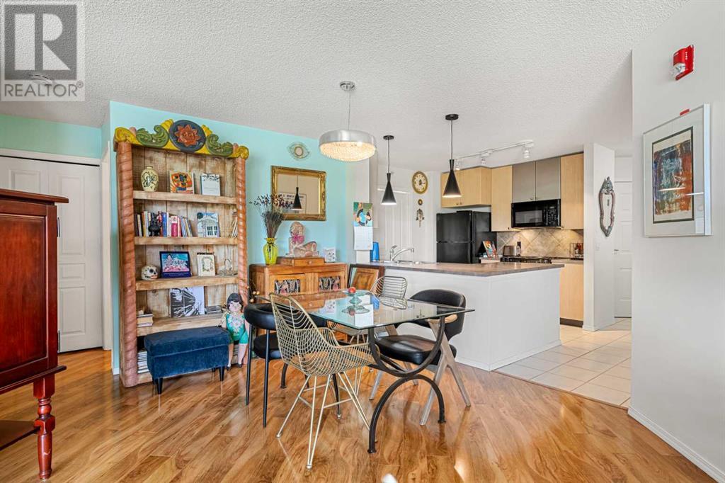 Single Family House for Sale in   Richard Place SW Lincoln Park Calgary 