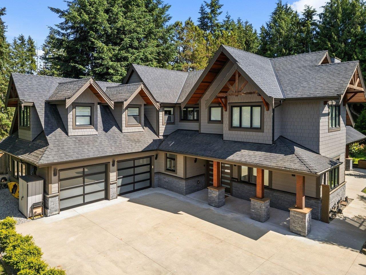 Photo 2 of 20290 40 Avenue, Langley BC
