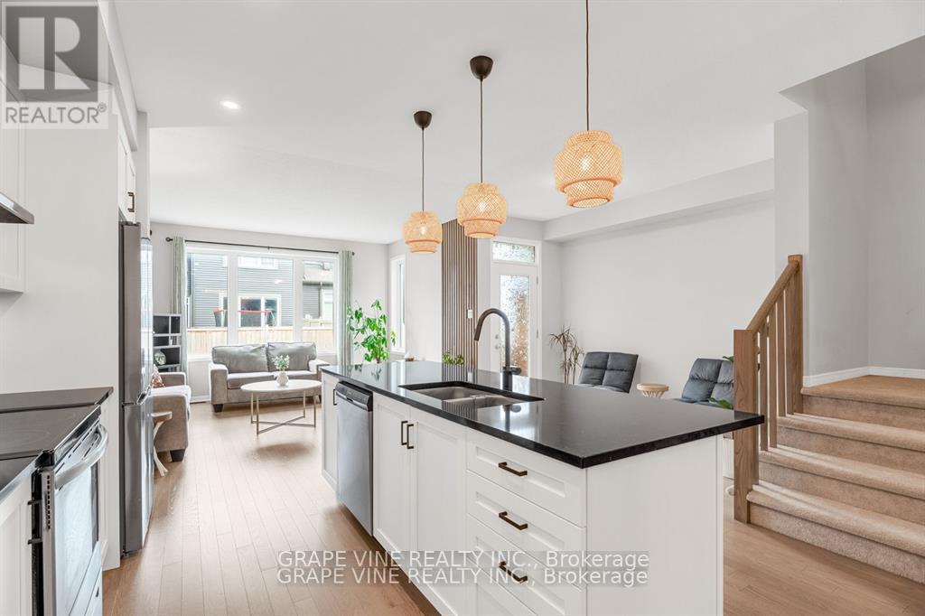 Photo 12 of 678 Taliesin Crescent, Ottawa ON