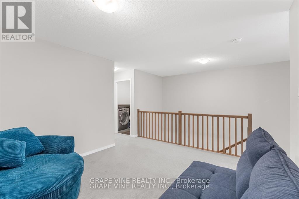 Photo 35 of 678 Taliesin Crescent, Ottawa ON