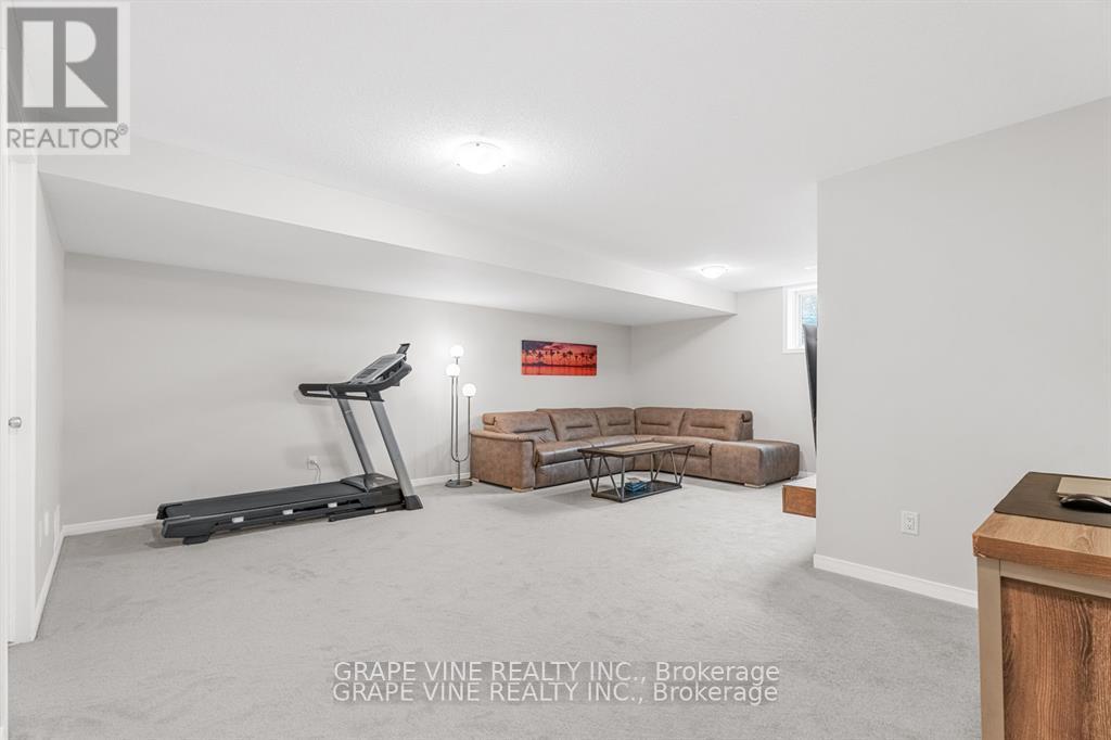 Photo 34 of 678 Taliesin Crescent, Ottawa ON