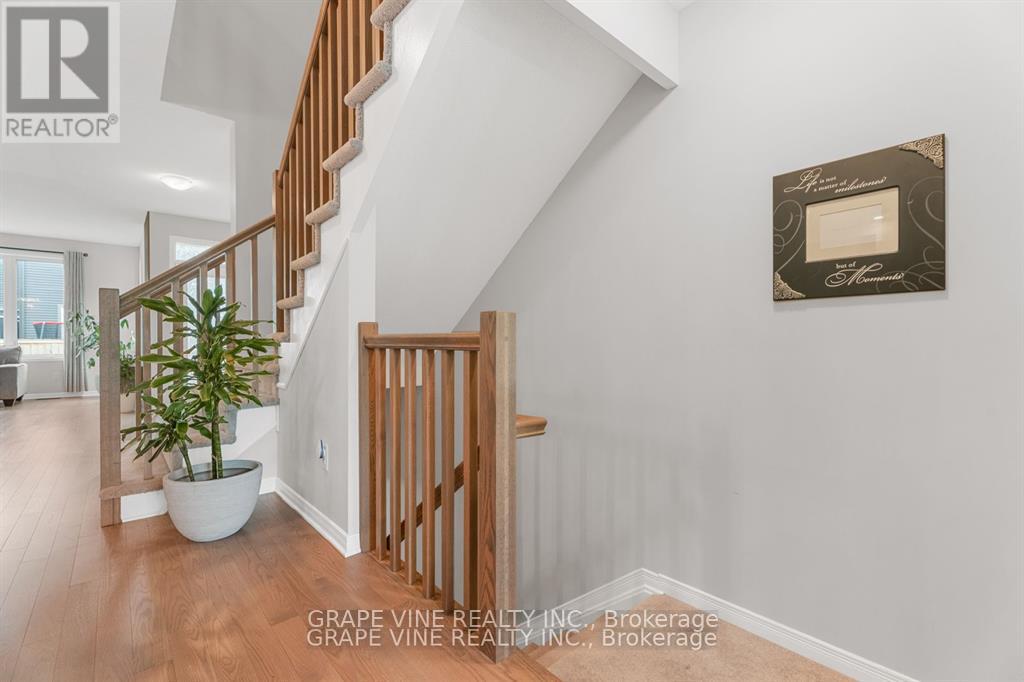 Photo 13 of 678 Taliesin Crescent, Ottawa ON