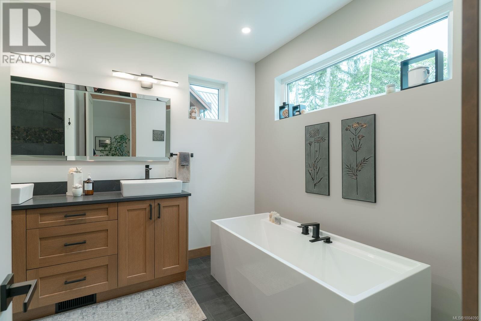 5625 Willow Rd, Port Alberni