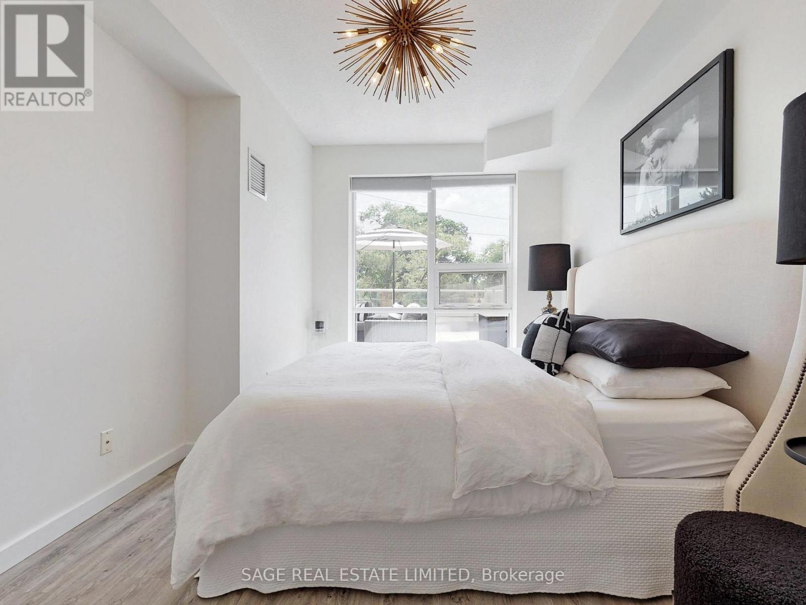 Photo 13 of 304 551 Maple Avenue, Burlington ON