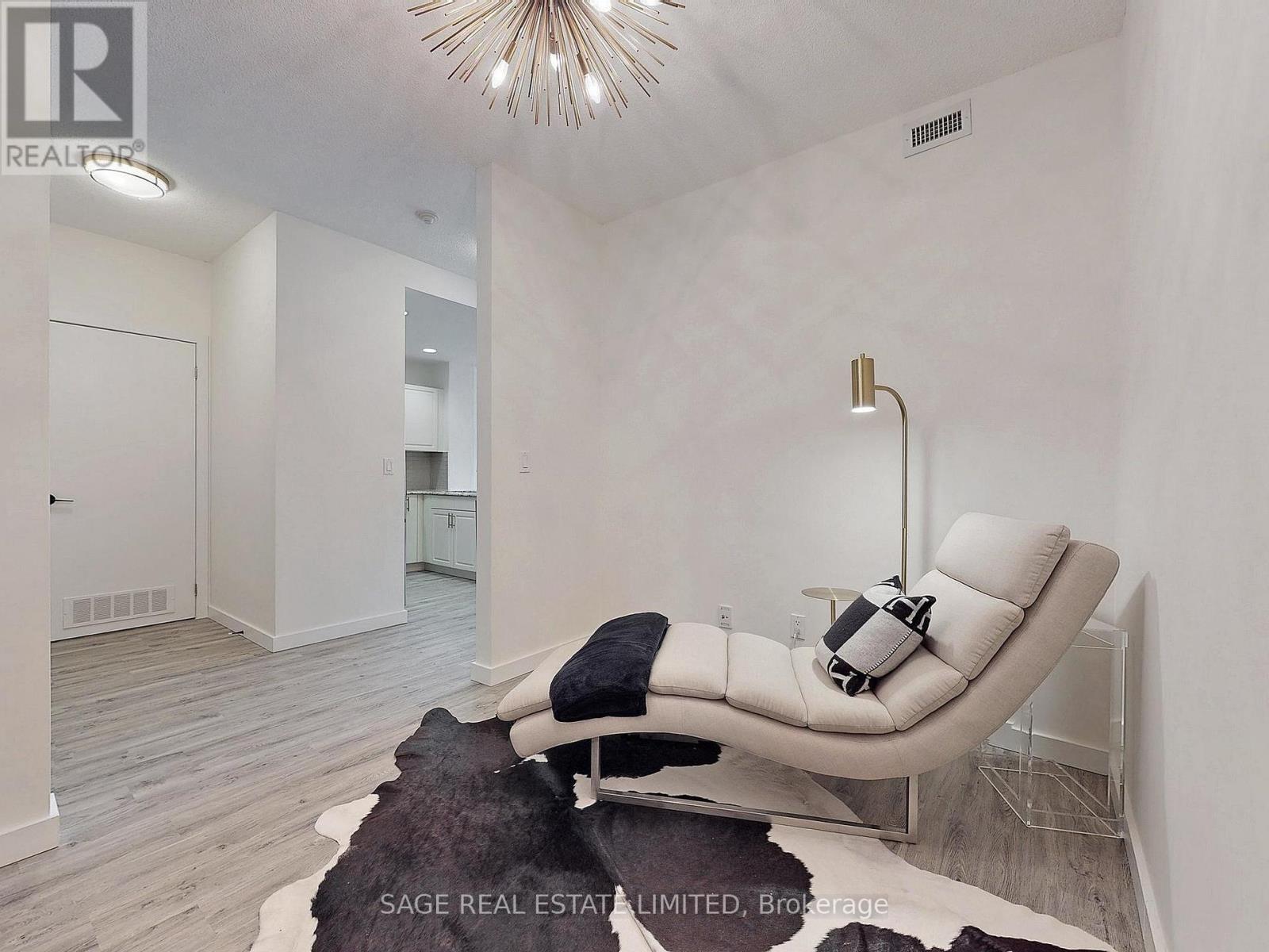Photo 15 of 304 551 Maple Avenue, Burlington ON