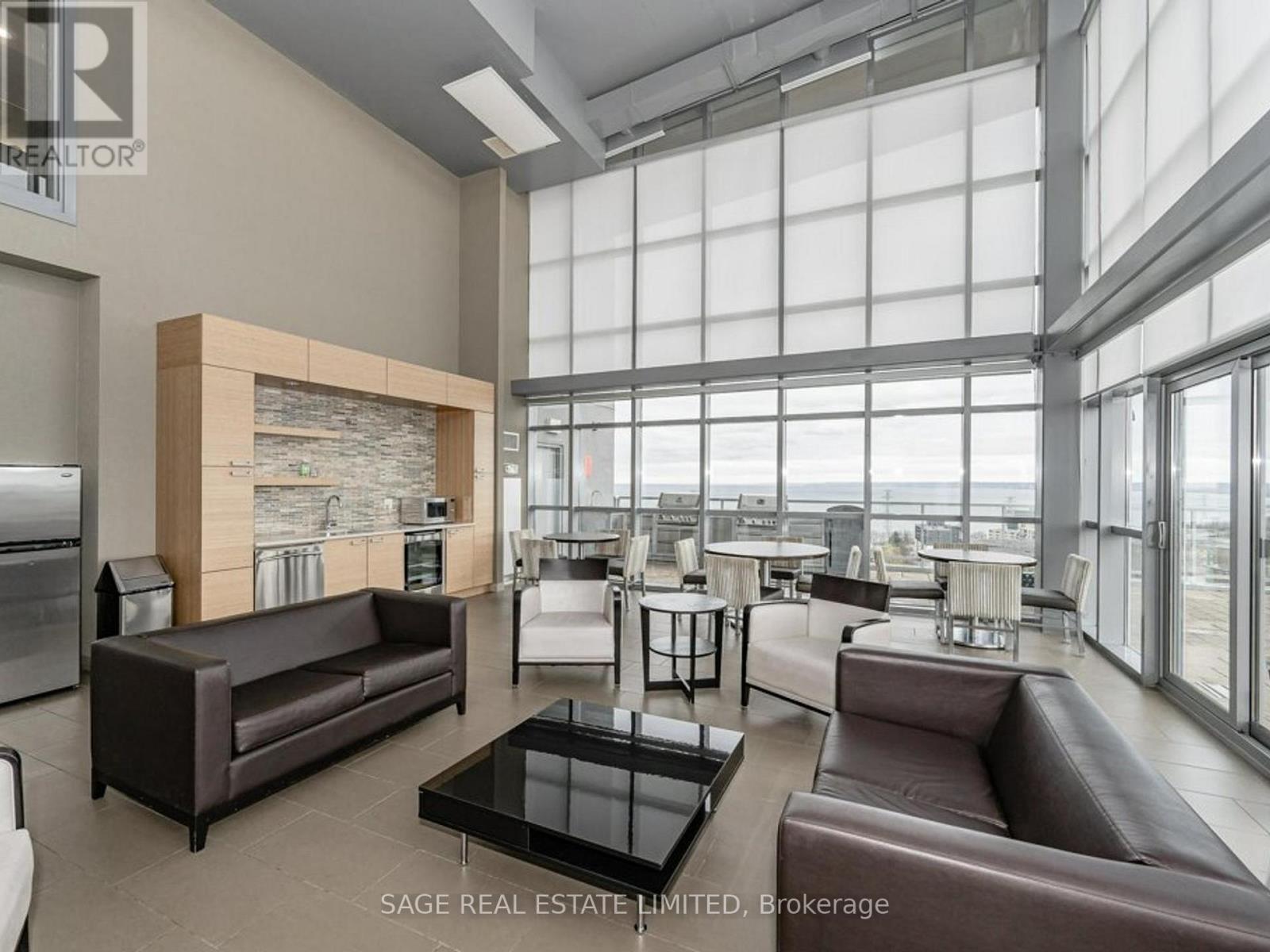 Photo 31 of 304 551 Maple Avenue, Burlington ON