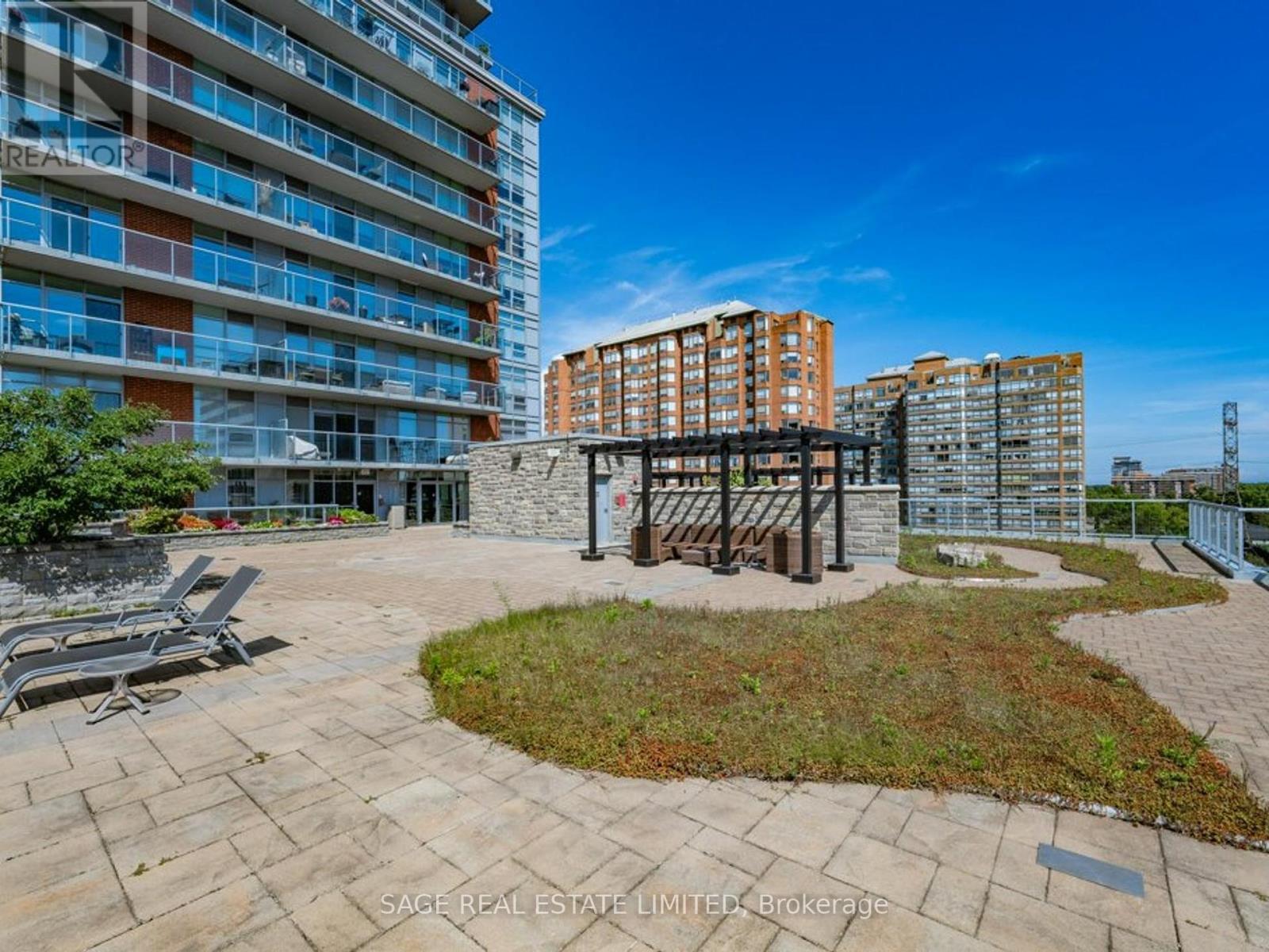 Photo 36 of 304 551 Maple Avenue, Burlington ON