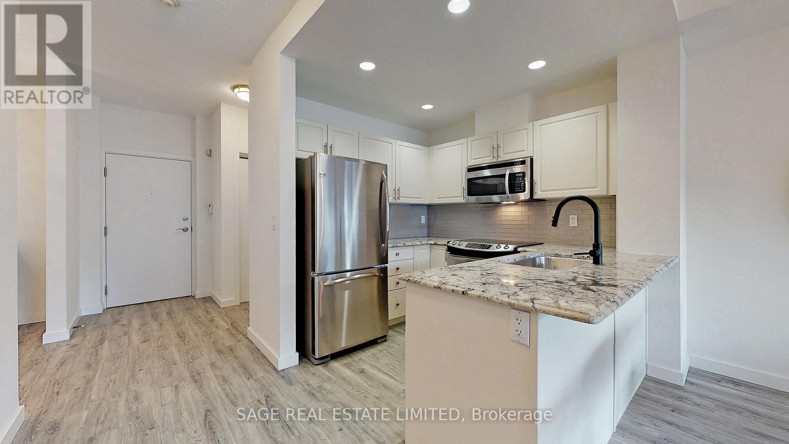 Photo 8 of 304 551 Maple Avenue, Burlington ON