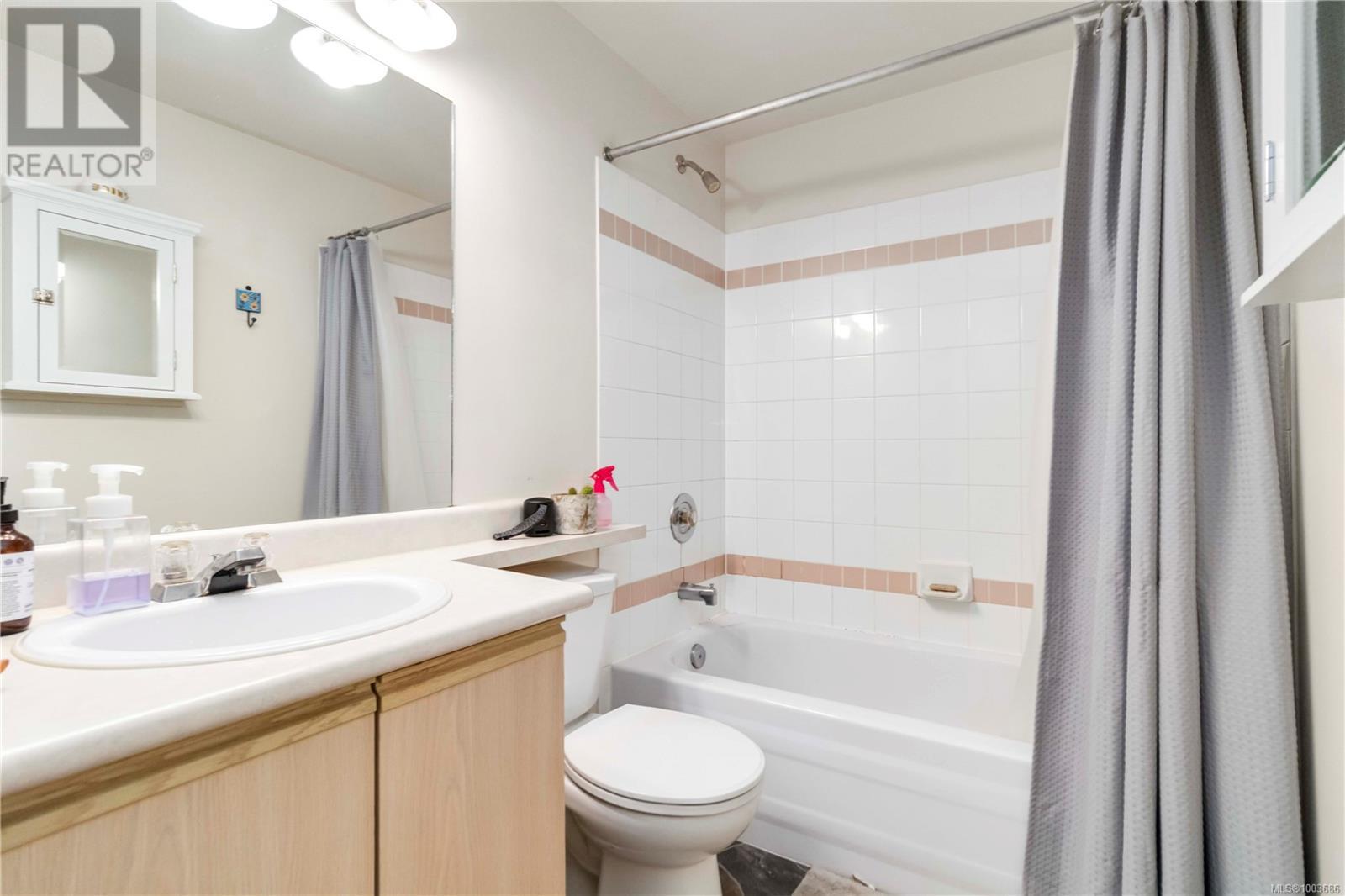 Photo 19 of 203 930 North Park St, Victoria BC