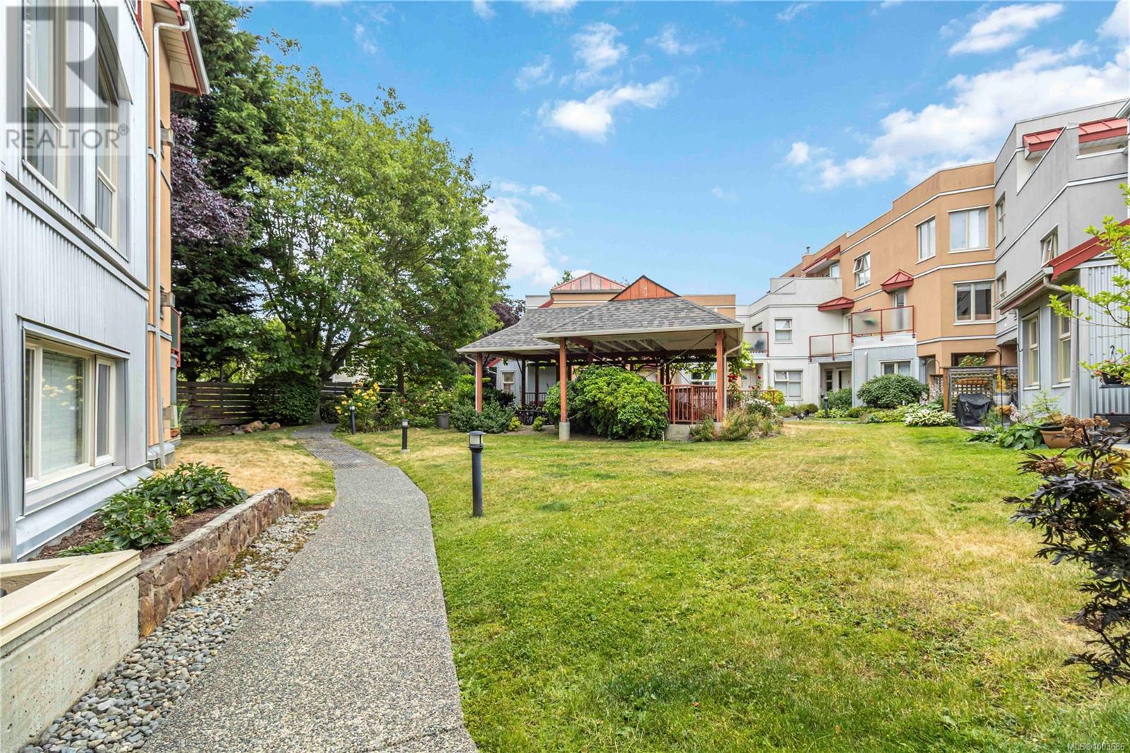 Photo 30 of 203 930 North Park St, Victoria BC