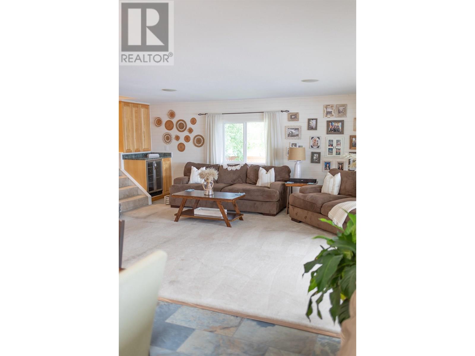 1638 UNCHA LAKE Road, Burns Lake