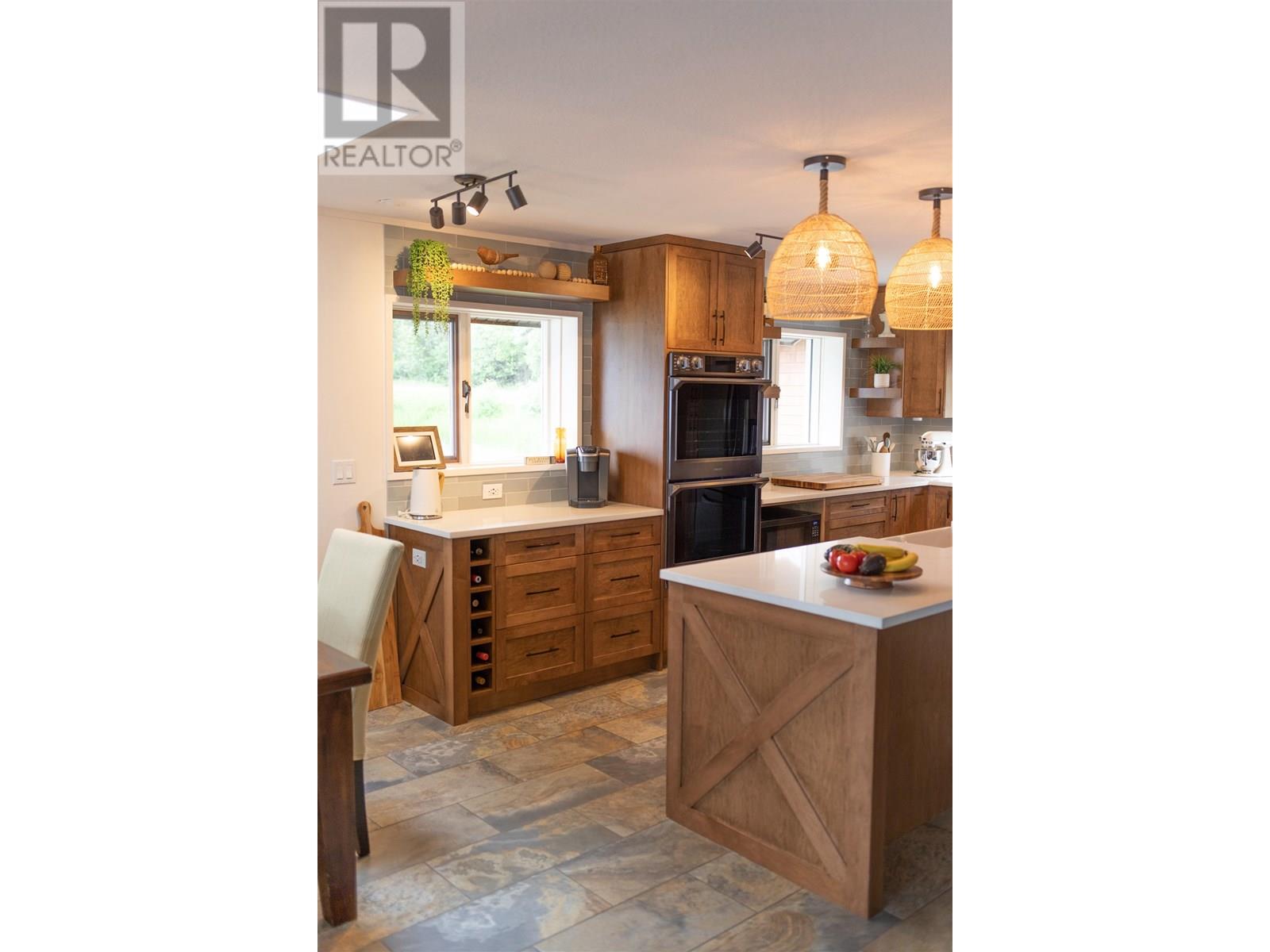 1638 UNCHA LAKE Road, Burns Lake