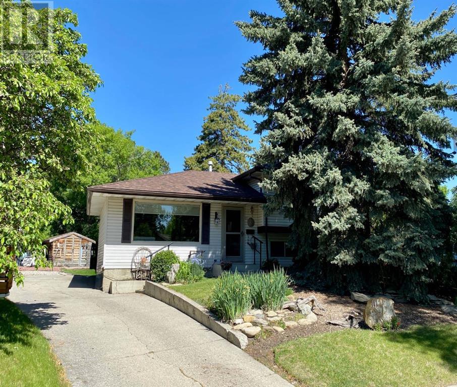 111 Lynnbrook Bay SE, Calgary, Alberta