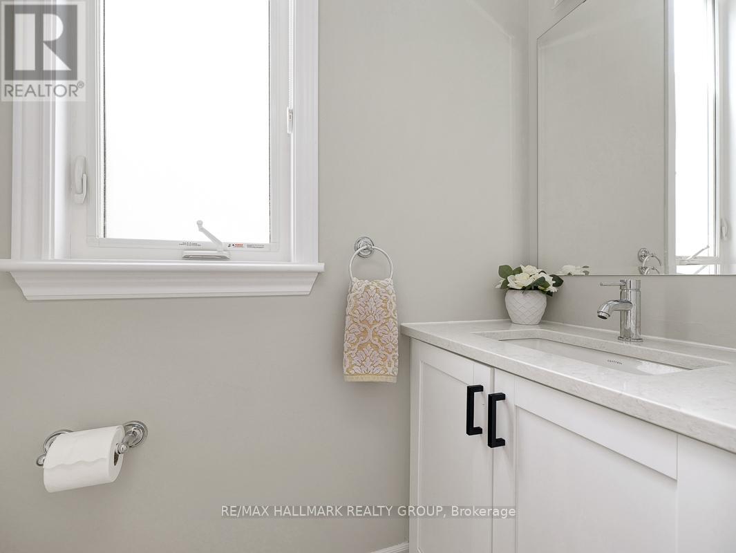 Photo 27 of 103 Warrior Street, Ottawa ON