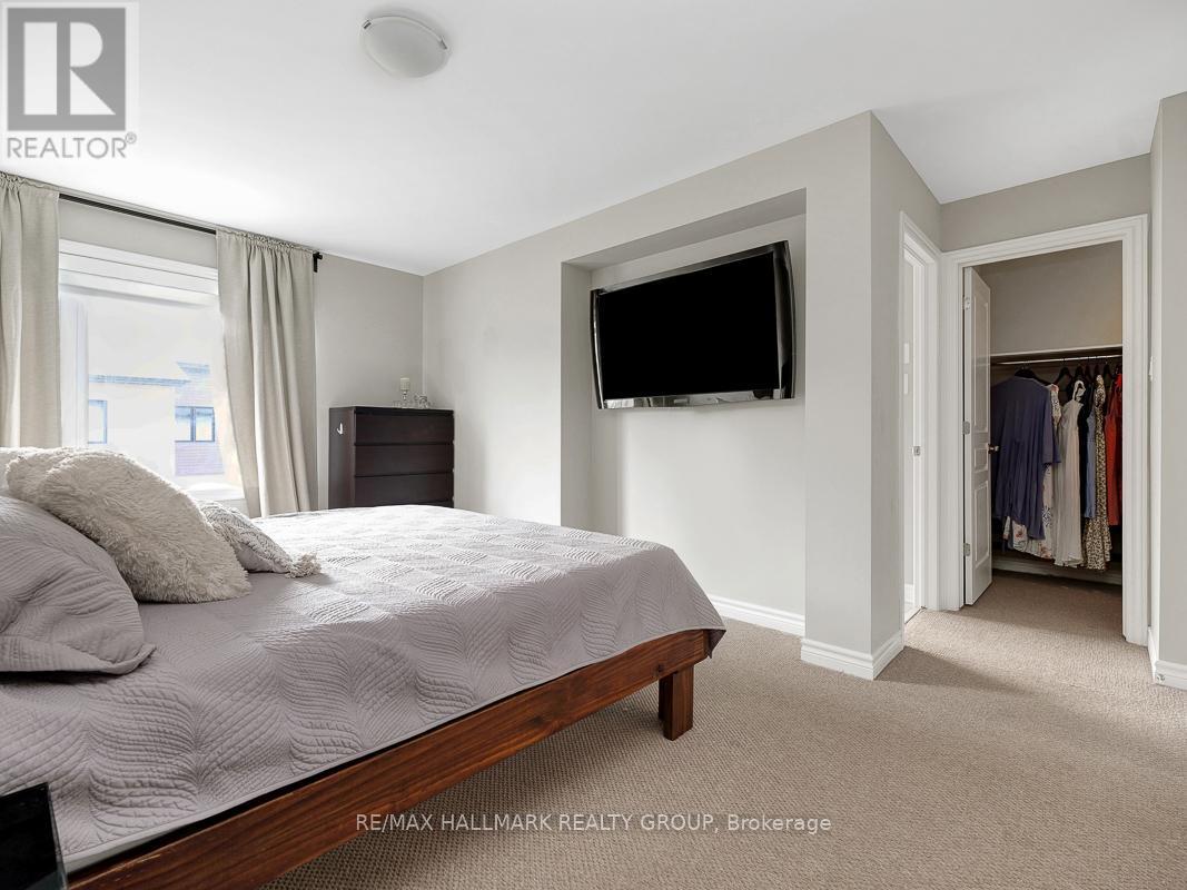 Photo 6 of 103 Warrior Street, Ottawa ON