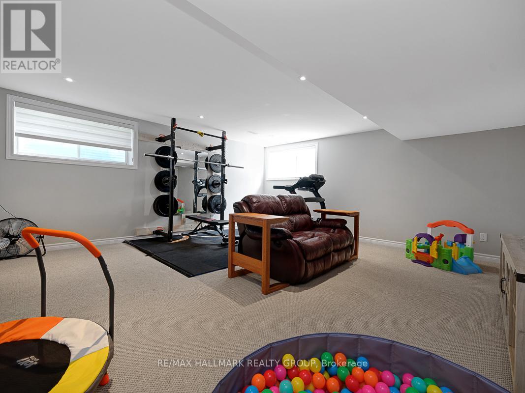 Photo 15 of 103 Warrior Street, Ottawa ON