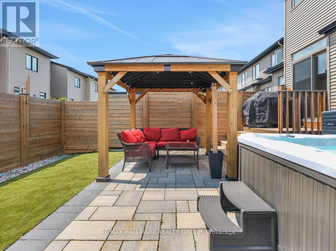 Photo 23 of 103 Warrior Street, Ottawa ON
