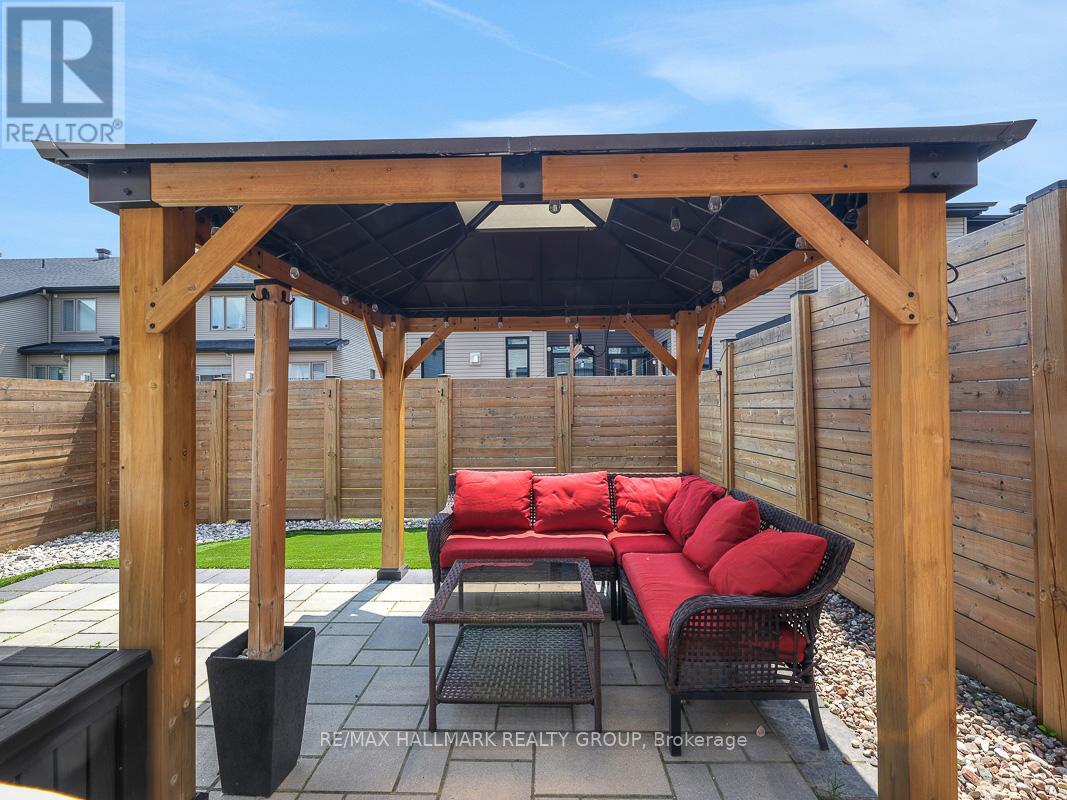 Photo 3 of 103 Warrior Street, Ottawa ON
