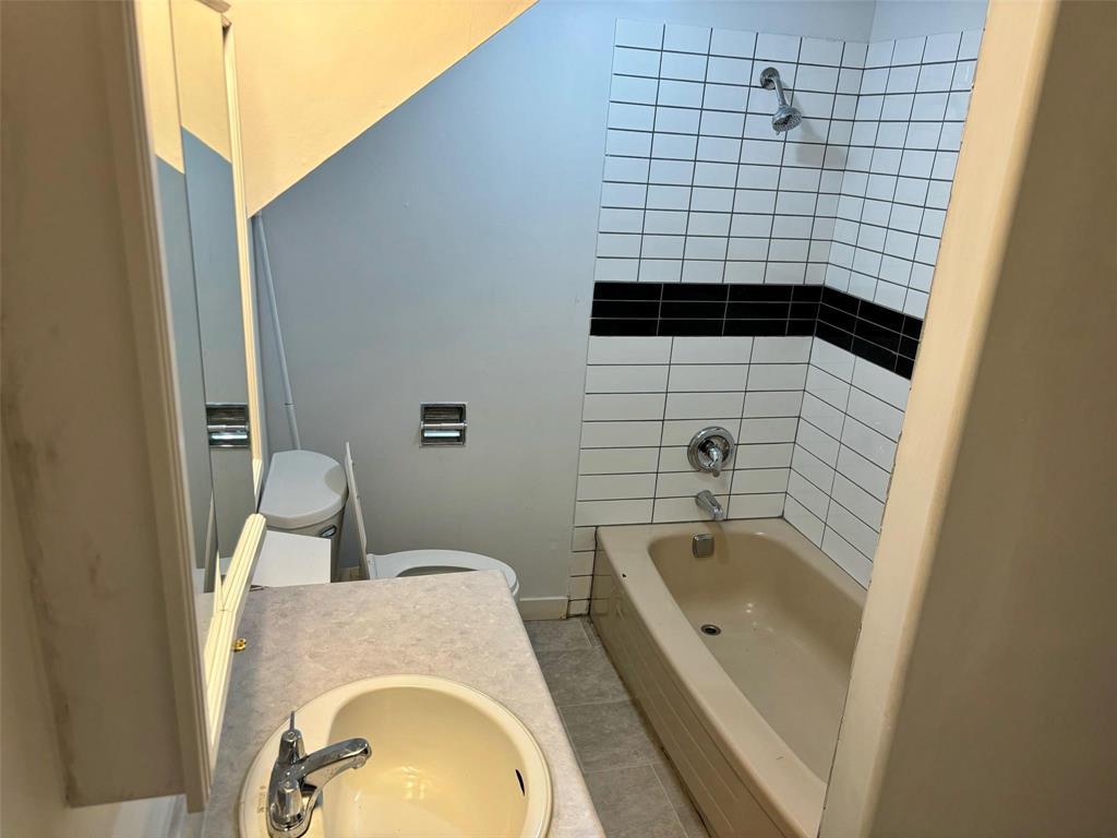 Photo 10 of 567 Talbot Avenue, Winnipeg MB
