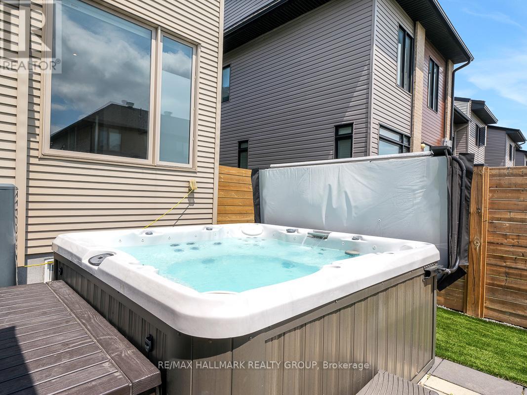 Photo 13 of 103 Warrior Street, Ottawa ON
