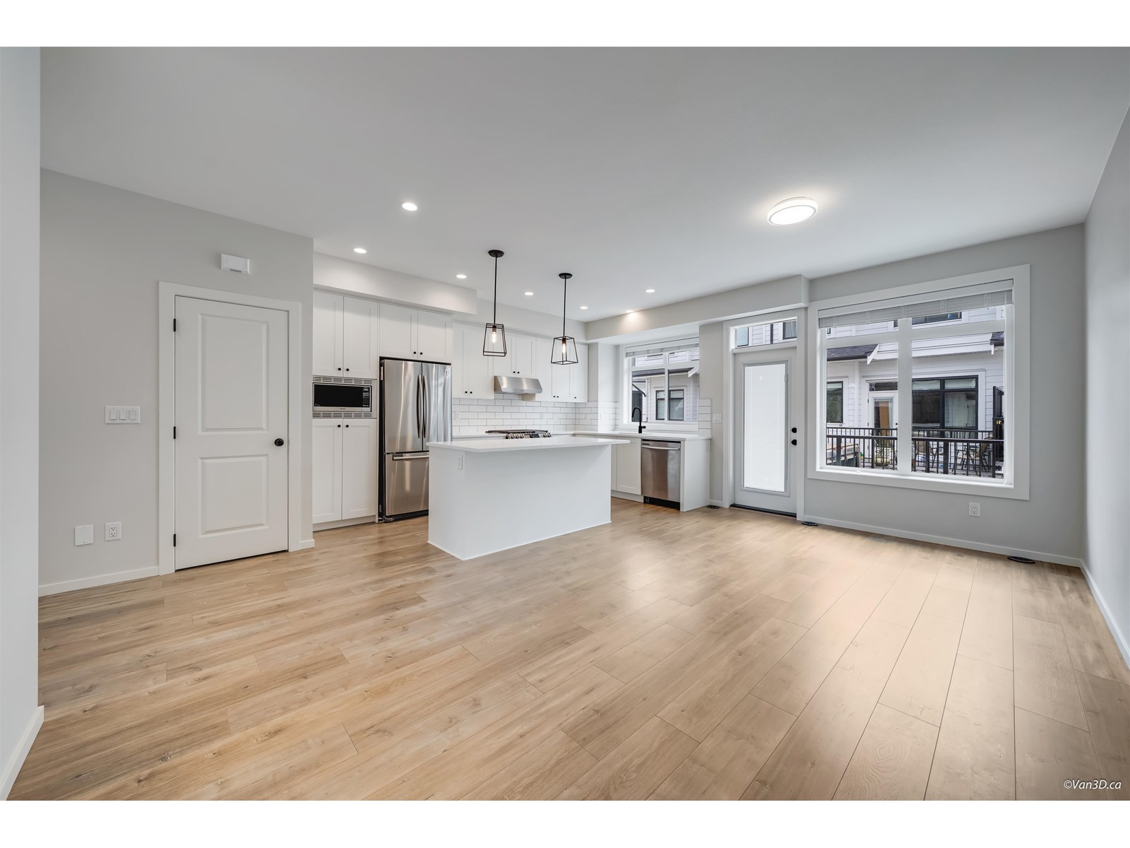 Photo 2 of 10 17557 100 Avenue, Surrey BC