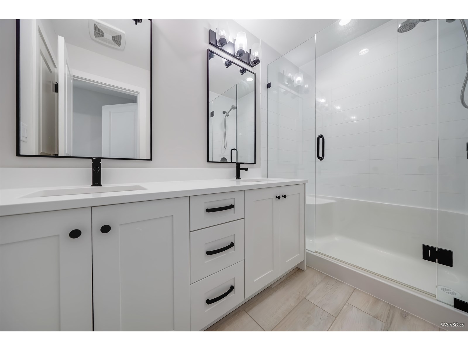 Photo 12 of 10 17557 100 Avenue, Surrey BC