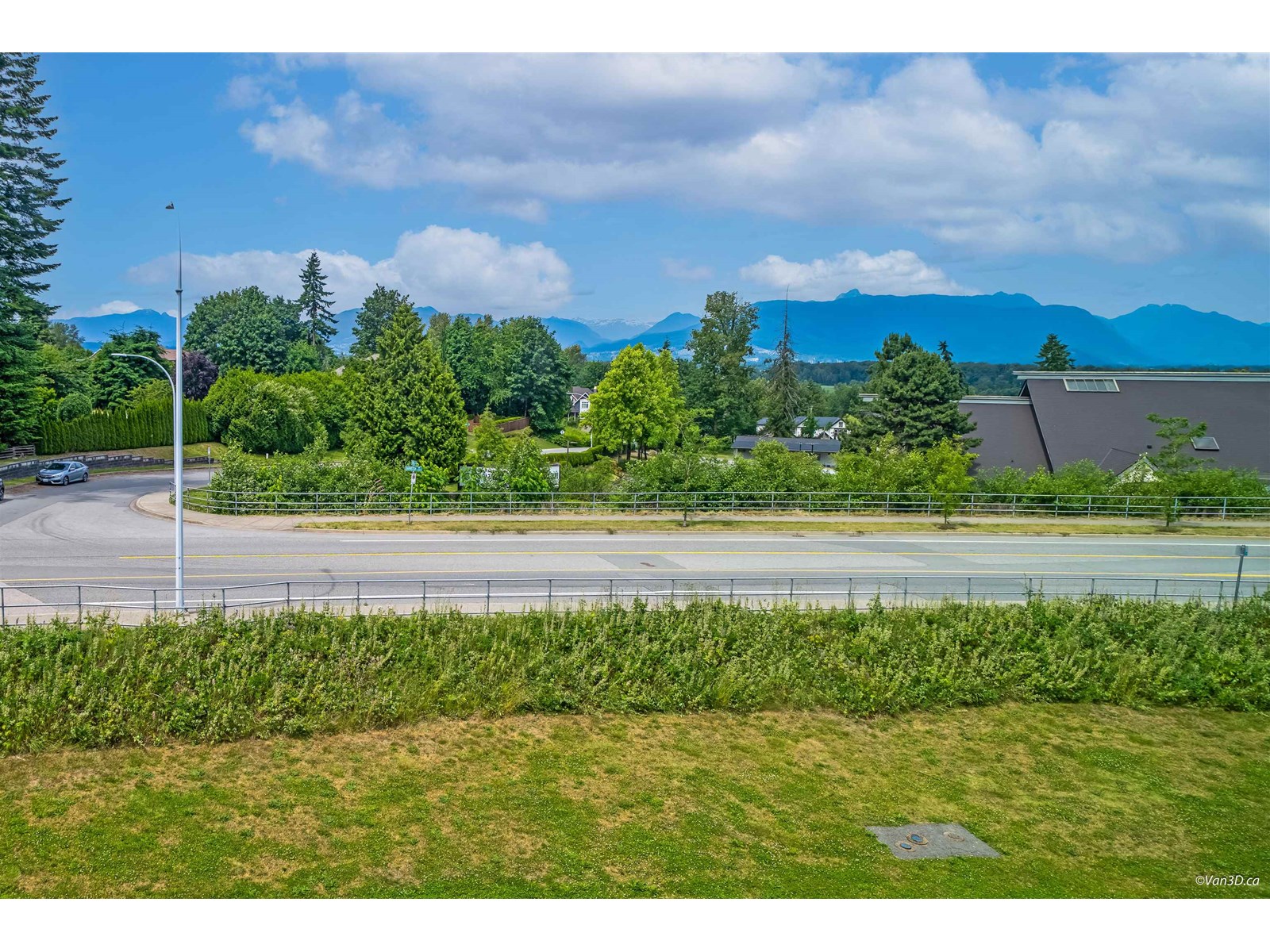Photo 11 of 10 17557 100 Avenue, Surrey BC