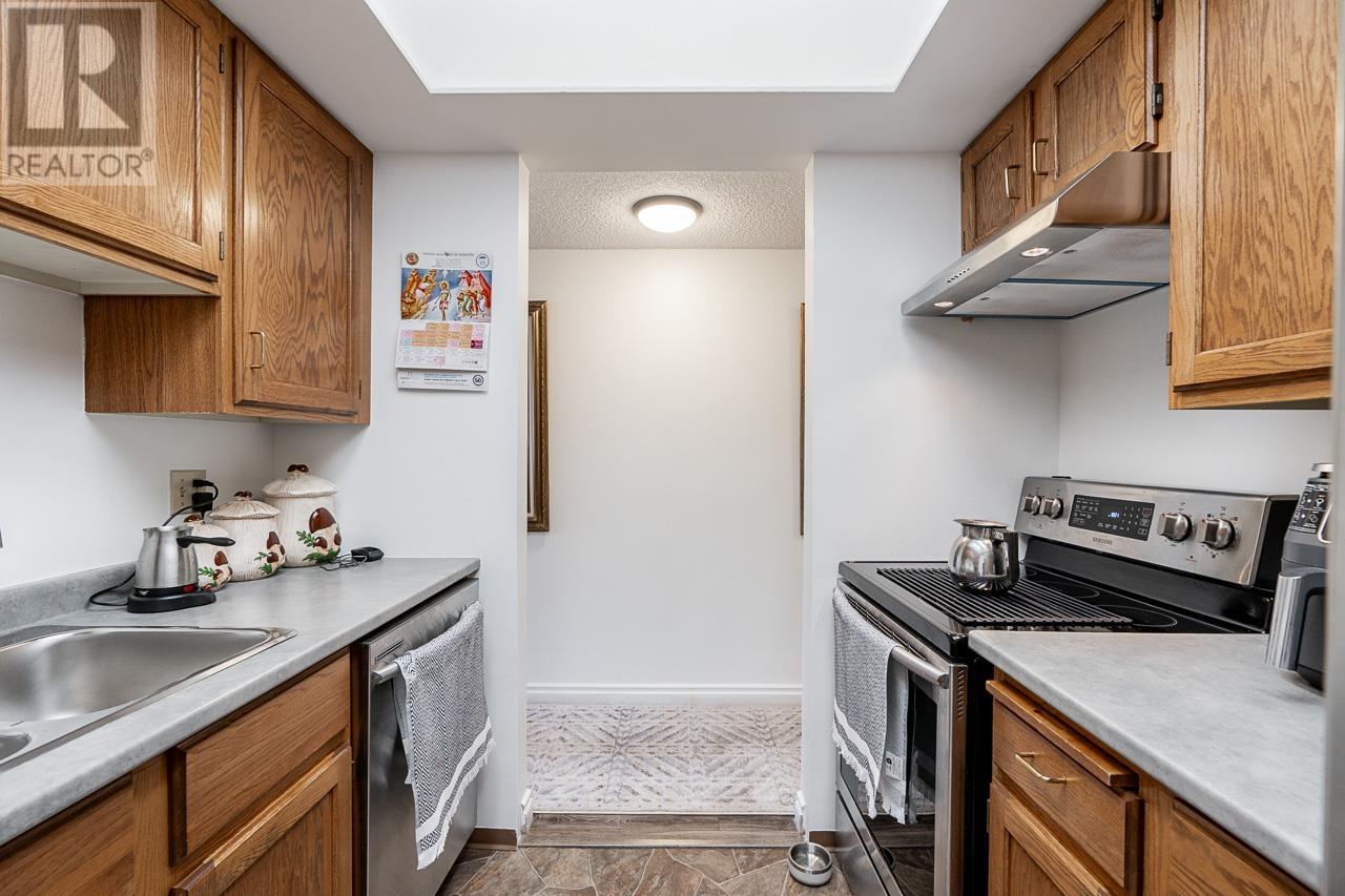 Photo 1 of 1101 6595 Willingdon Avenue, Burnaby BC