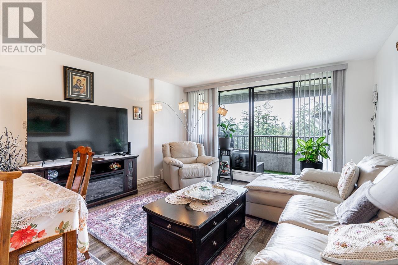 Photo 6 of 1101 6595 Willingdon Avenue, Burnaby BC