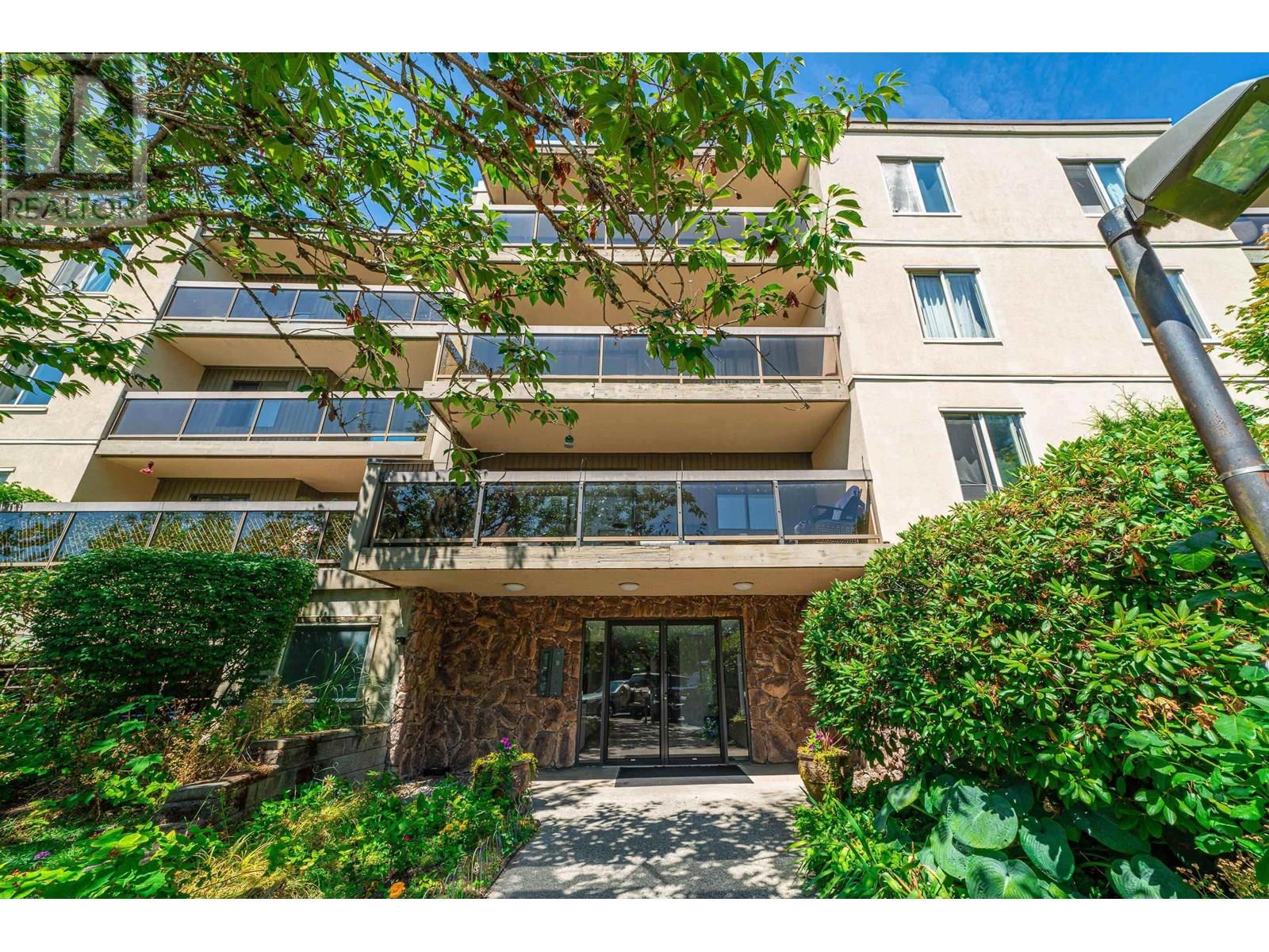 Photo 4 of 204 6651 Lynas Lane, Richmond BC