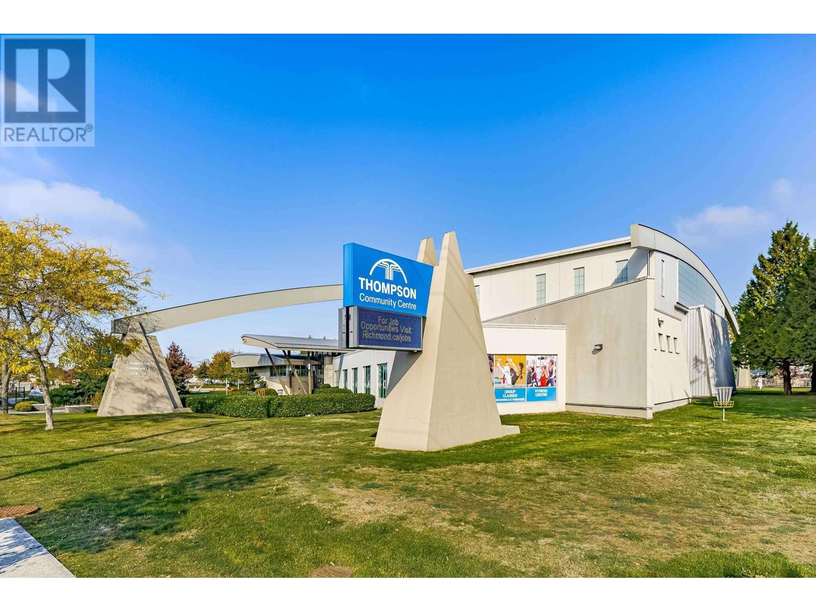 Photo 10 of 204 6651 Lynas Lane, Richmond BC