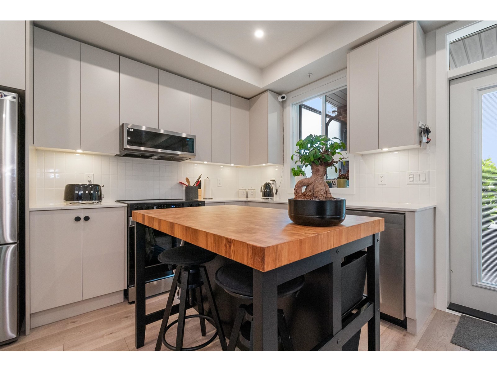 Photo 32 of 103 45511 Campus Drive Garrison Crossing, Chilliwack BC