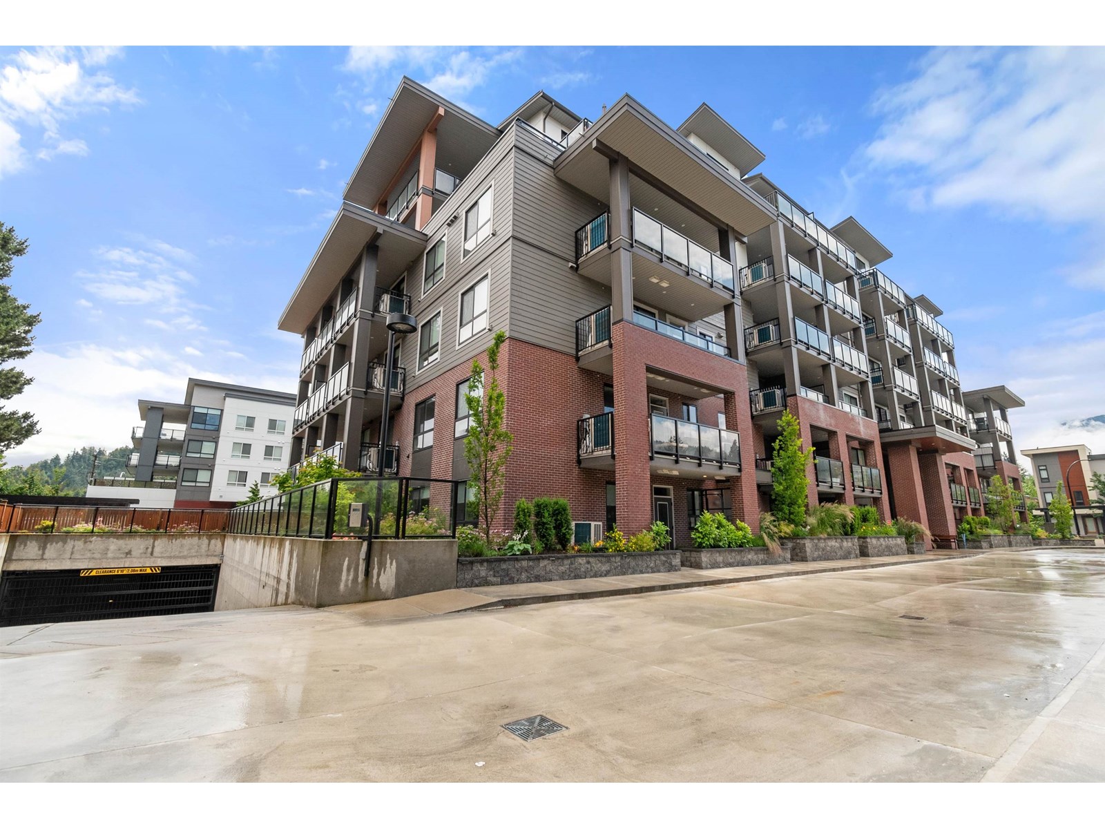 Photo 9 of 103 45511 Campus Drive Garrison Crossing, Chilliwack BC