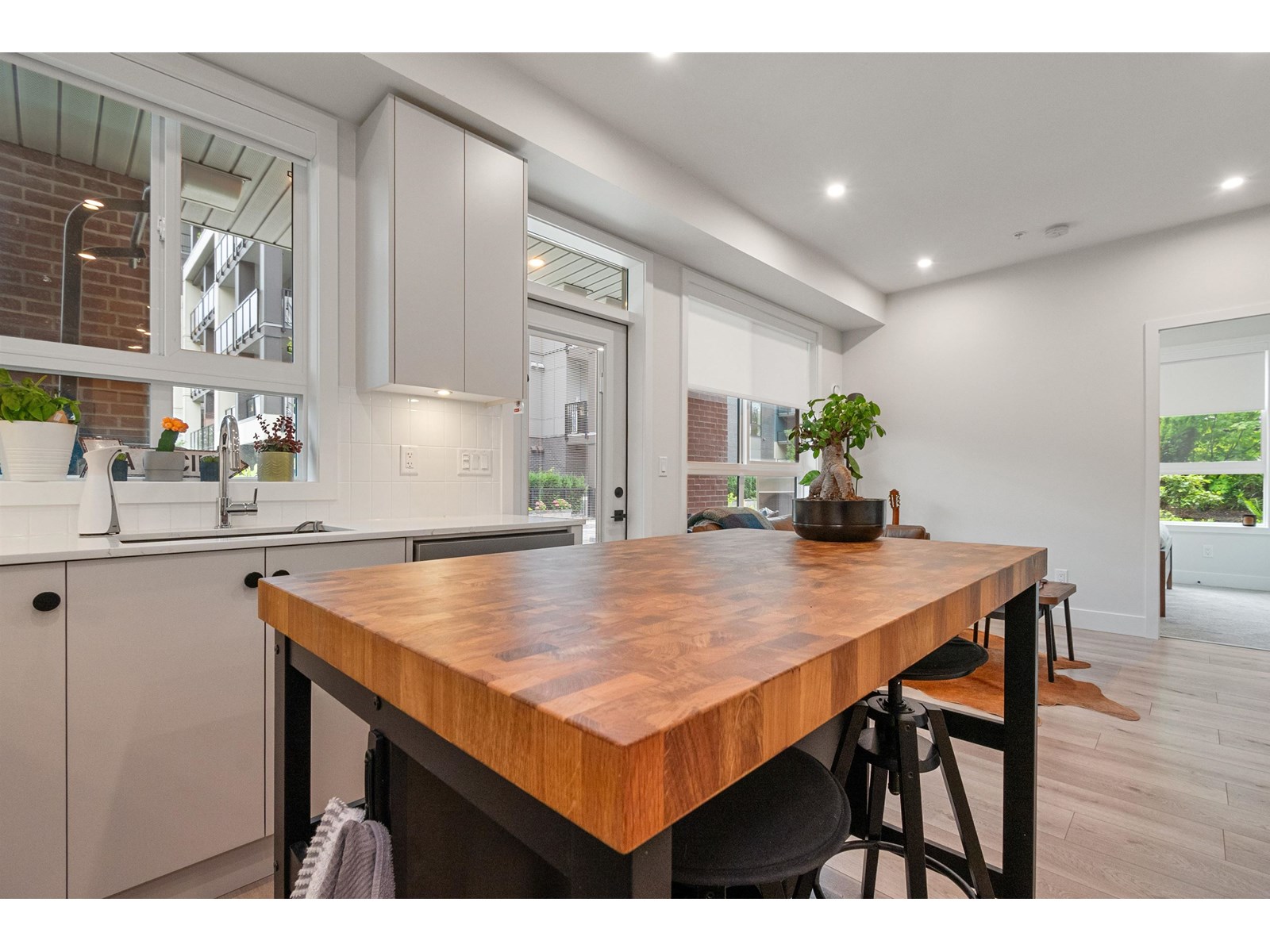 Photo 20 of 103 45511 Campus Drive Garrison Crossing, Chilliwack BC