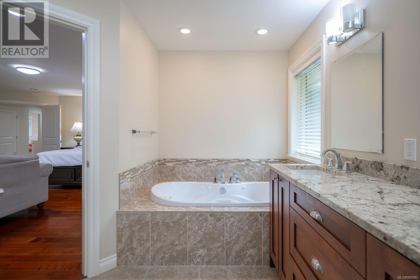 3454 Waterfern Dr, Port Alberni real estate listing 989982