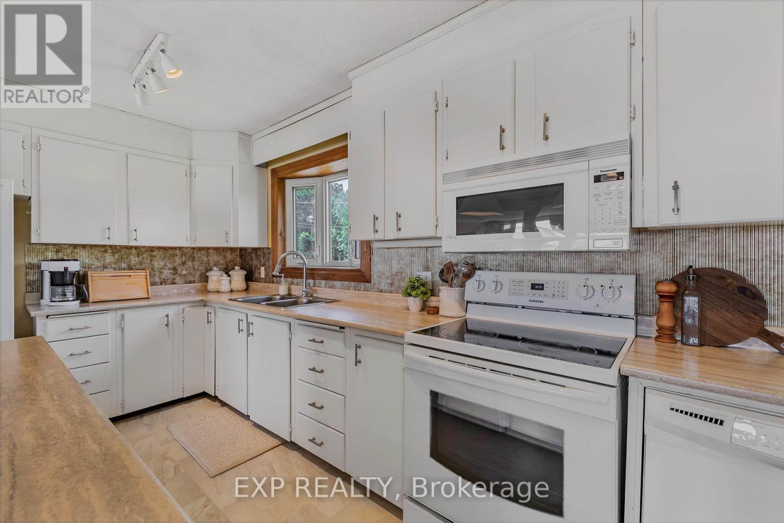 Photo 26 of 359 Aldred Drive, Scugog ON