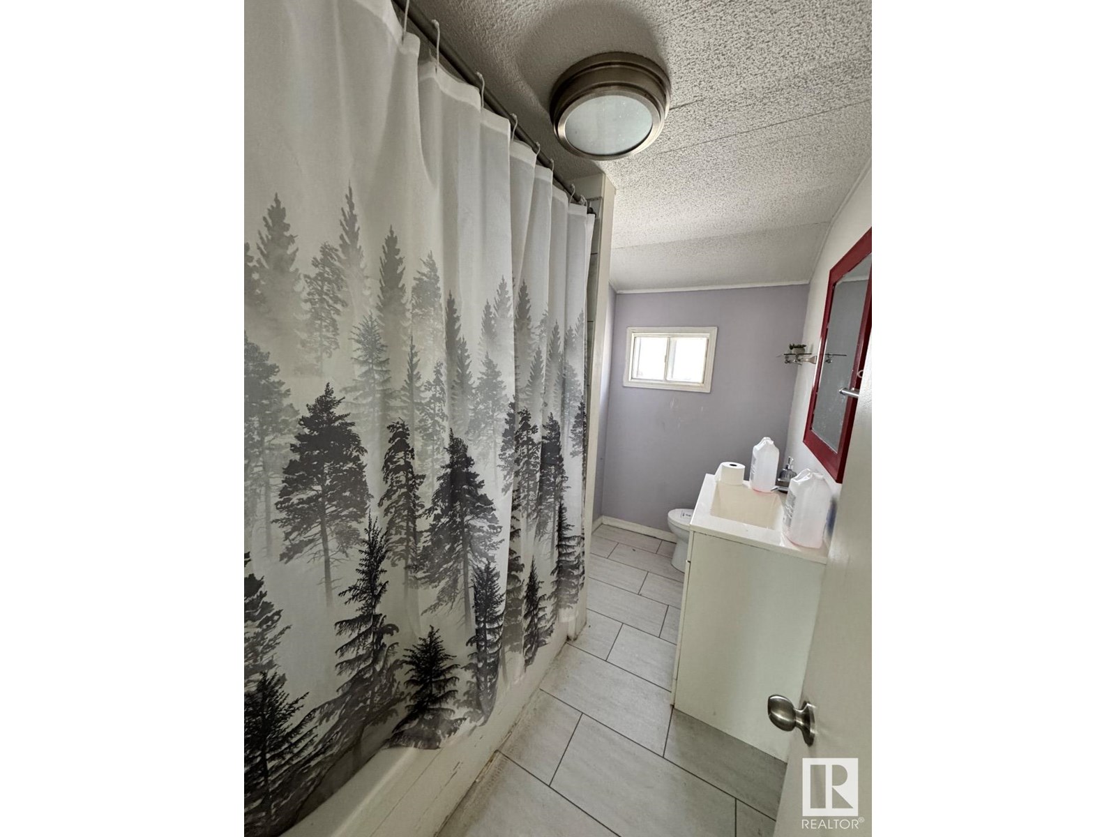 Photo 1 of 11928 68 St Nw, Edmonton AB