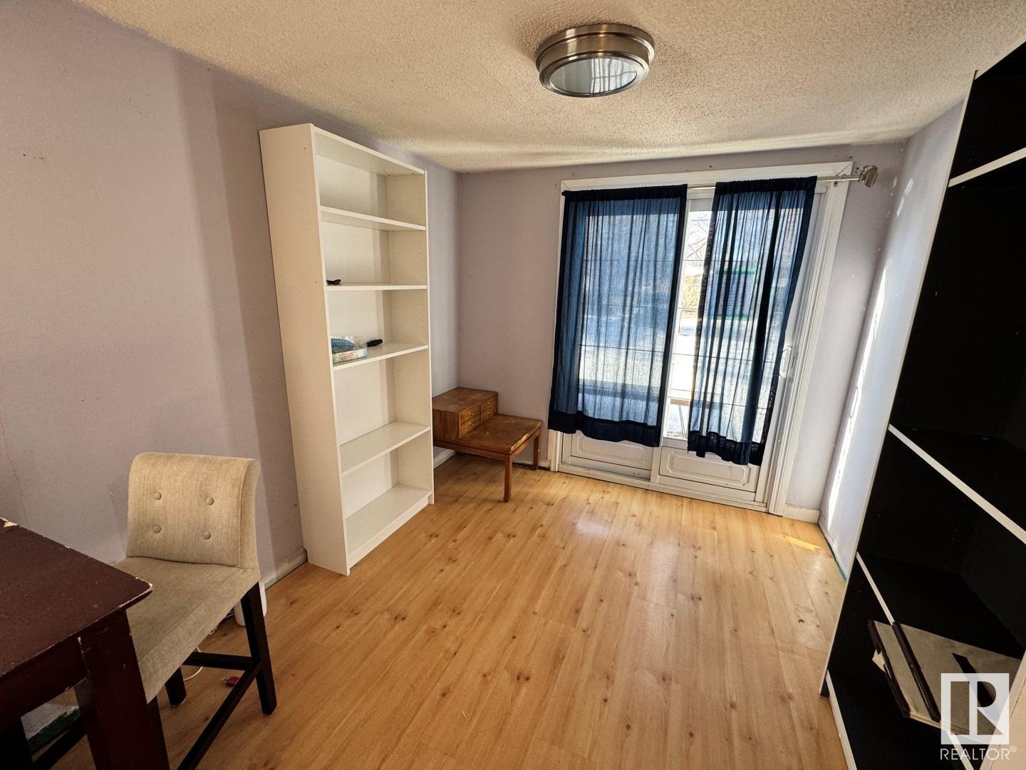 Photo 15 of 11928 68 St Nw, Edmonton AB